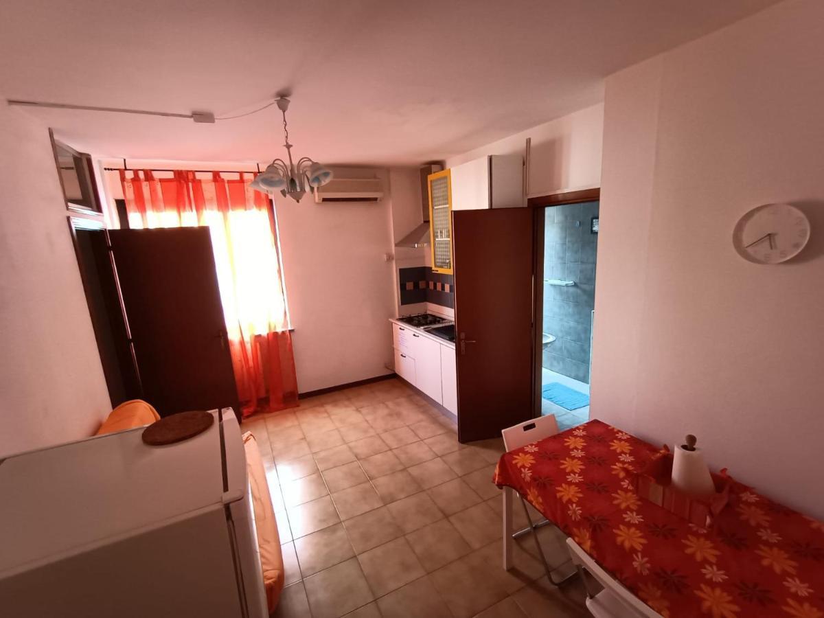 Monolocale Andrea Apartment Navacchio Bagian luar foto